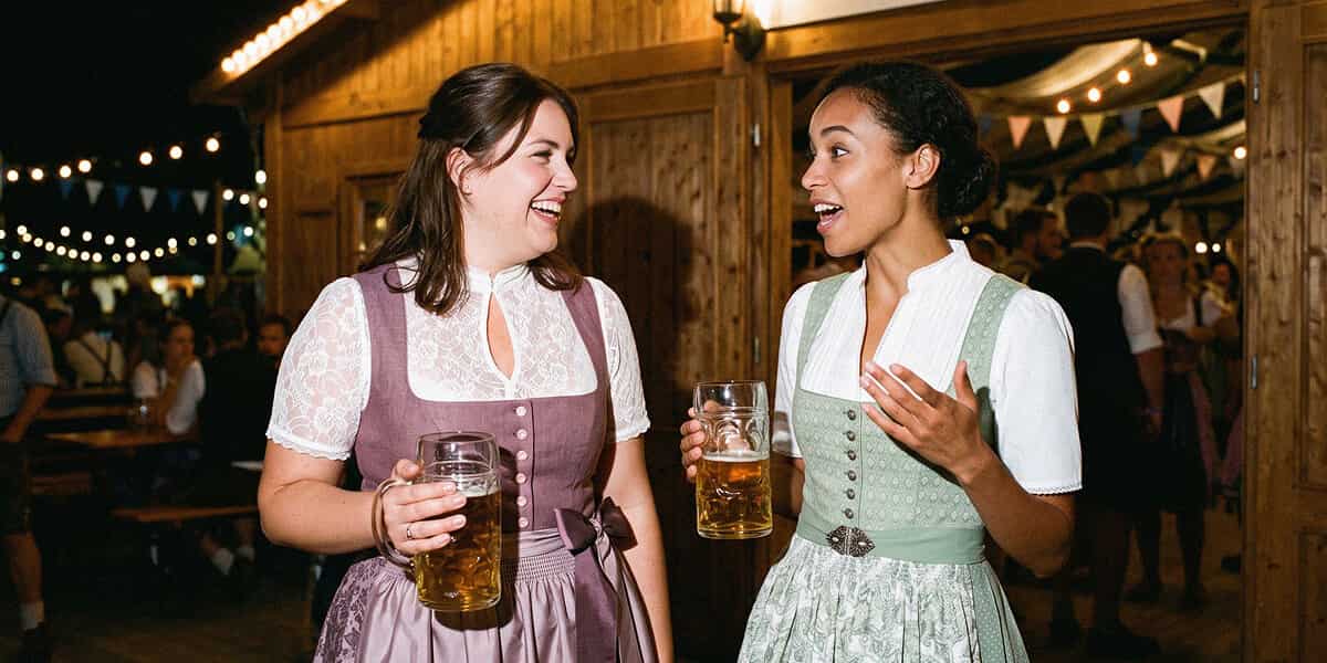 Ein Paar beim Oktoberfest