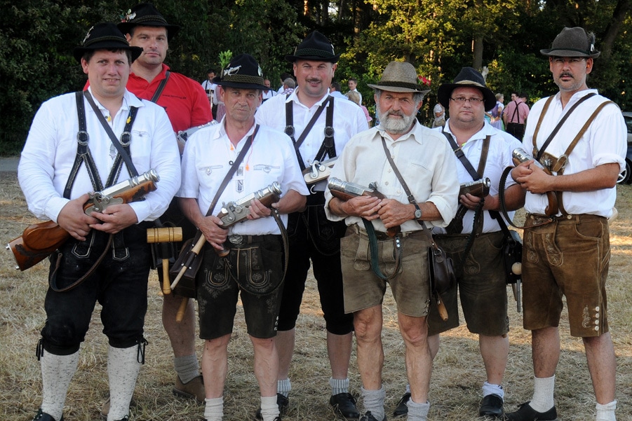 Hosenträger mit Lederhose richtig und zum Anlass passend tragen