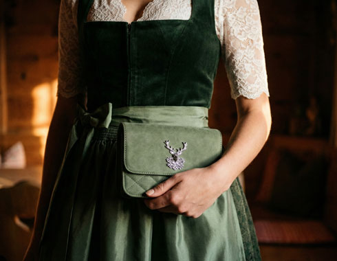 Welche Tasche passt zum Dirndl?